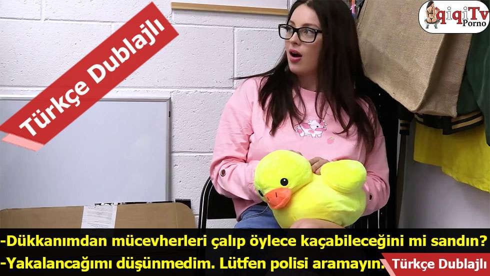 Mavi Bikinili Beyaz Peynir Kız Kendisine Centilmen Davranan Erkeğe Soyundu