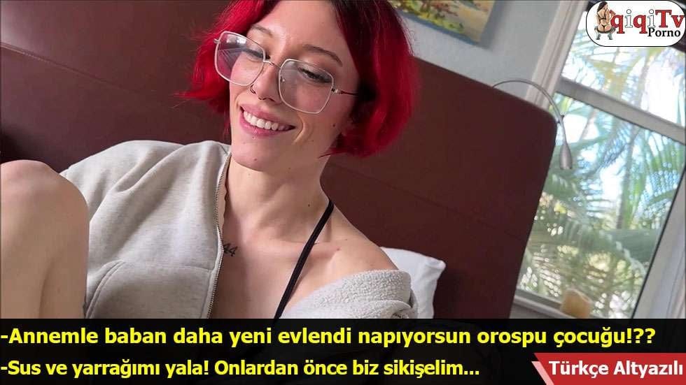 Kırmızı Ruju Morarana Kadar Götten İki Yarak Almaya Devam Etti
